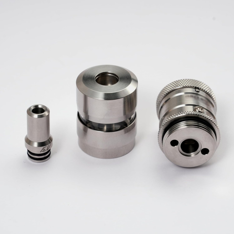Fev V4.5S+ 23mm MTL RTA 4.5ml Tank by SHEN RAY, 316 Edelstahl, Single- oder Dual-Airflow konfigurieren, Bottom Fill, 510 Anschluss, silber